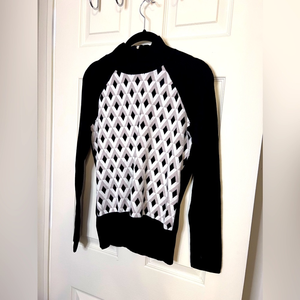 PREMISE, moderate weight, patterned, sweater. Perfect condition. Size M.